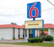 Exterior 3 Motel 6 Palestine, TX