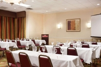 Functional Hall Ramada by Wyndham Newark/Wilmington