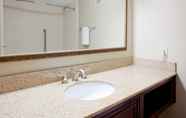 In-room Bathroom 6 Best Western Plus St. Paul North/Shoreview