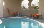 Swimming Pool 4 Best Western Pasadena Royale Inn & Suites