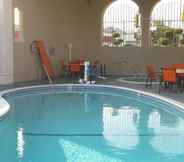 Swimming Pool 4 Best Western Pasadena Royale Inn & Suites