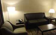 Common Space 3 Best Western Pasadena Royale Inn & Suites