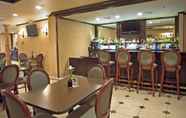 บาร์ คาเฟ่ และเลานจ์ 4 Holiday Inn Rancho Cordova, an IHG Hotel