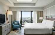 Kamar Tidur 6 Westdrift Manhattan Beach, Autograph Collection by Marriott