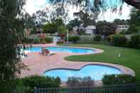 Swimming Pool Sundown Villas