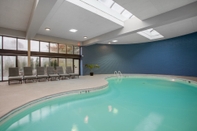 Swimming Pool Crowne Plaza Danbury, an IHG Hotel