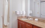 In-room Bathroom 5 Residence Inn by Marriott Durham-Research Triangle Park