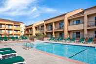 Swimming Pool Courtyard by Marriott Rancho Cordova Sacramento