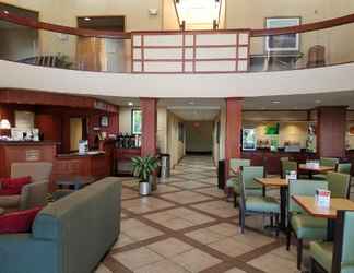 Lobi 2 Quality Inn Indy Castleton