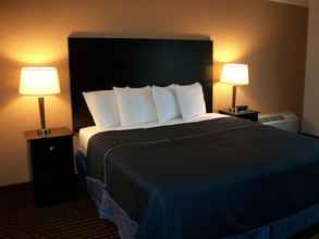 Bedroom 4 Americas Best Value Inn Romulus Detroit Airport
