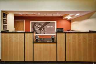 Lobby 4 Hampton Inn Louisville-Airport