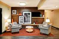 Lobby Hampton Inn Louisville-Airport