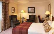 Bilik Tidur 2 Macdonald Frimley Hall Hotel and Spa