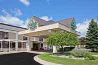 Exterior Quality Inn & Suites