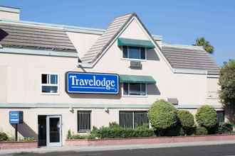 Exterior 4 Travelodge by Wyndham Ocean Front