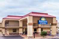 ภายนอกอาคาร Days Inn & Suites by Wyndham Warner Robins Near Robins AFB