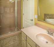 In-room Bathroom 6 Hilton Vacation Club Scottsdale Villa Mirage