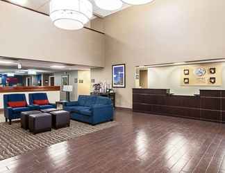 Lobby 2 Comfort Suites Airport