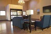 Functional Hall Comfort Suites Airport