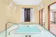 Swimming Pool Ramada by Wyndham Denver International Airport