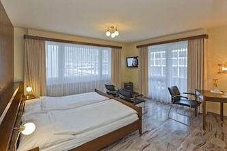 Kamar Tidur 4 Hotel Europe Garni