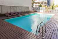 Kolam Renang Hotel ILUNION Valencia 3