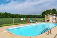 Kolam Renang Red Roof Inn Columbus - Taylorsville