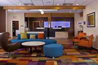 Lobby Fairfield Inn & Suites by Marriott Houston Hobby Airport.