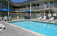 Swimming Pool 3 Motel 6 Fremont, CA - North