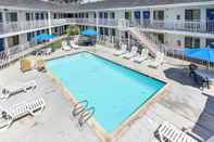 Swimming Pool Motel 6 Fremont, CA - North