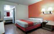 Bedroom 6 Motel 6 Woods Cross, UT - Salt Lake City - North