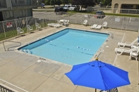 Swimming Pool Motel 6 Woods Cross, UT - Salt Lake City - North