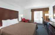 Kamar Tidur 6 Days Inn by Wyndham Geneva/Finger Lakes