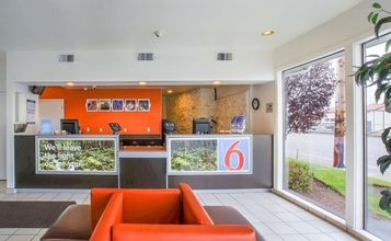 Sảnh chờ 4 Motel 6 Coos Bay, OR