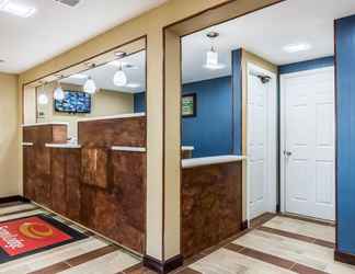 Lobby 2 Econo Lodge