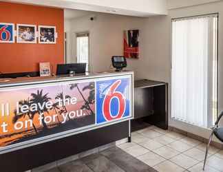 Sảnh chờ 2 Motel 6 Bakersfield, CA - Convention Center