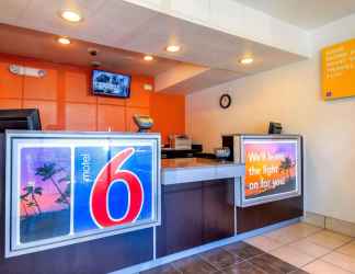 ล็อบบี้ 2 Motel 6 Pomona, CA - Los Angeles