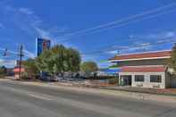 Exterior Motel 6 Kingman, AZ - Route 66 East