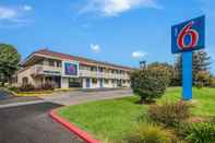 Exterior Motel 6 Petaluma, CA