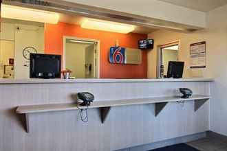 Lobby 4 Motel 6 Bismarck, ND