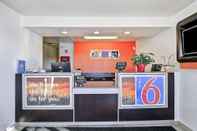 Lobi Motel 6 Green Bay, WI