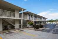 Exterior Motel 6 Rochester, MN