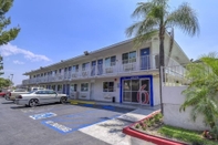 Luar Bangunan Motel 6 Fontana, CA