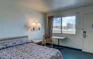 Bedroom 3 Motel 6 Cheyenne, WY