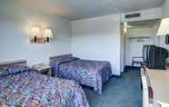 Bedroom 7 Motel 6 Cheyenne, WY