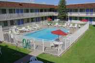 Swimming Pool Motel 6 Rapid City, SD