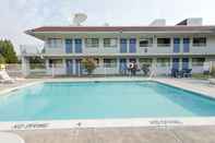 Swimming Pool Motel 6 Weed - Mount Shasta