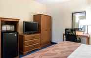 Phòng ngủ 6 Days Inn by Wyndham Penn State