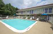 Swimming Pool 3 Motel 6 Sandston, VA - Richmond, Va