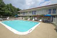 Swimming Pool Motel 6 Sandston, VA - Richmond, Va